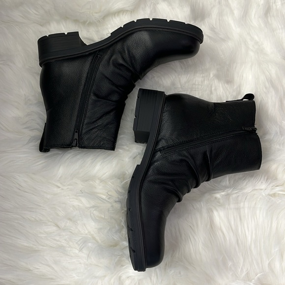 🆕 Clarks Collection Hearth Rose Black Leather Zipper Boots Size 9.5 - Picture 4 of 13